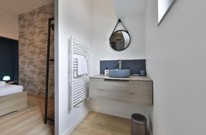 La Peniche De Fabrice Avec Jacuzzi Privatif Apartman Strasbourg Szoba fotó