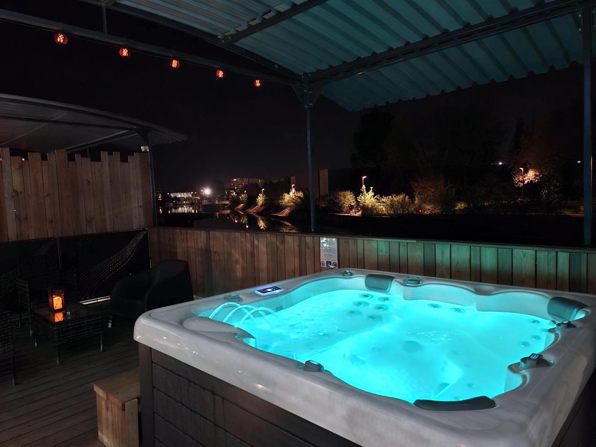 La Peniche De Fabrice Avec Jacuzzi Privatif Apartman Strasbourg Kültér fotó